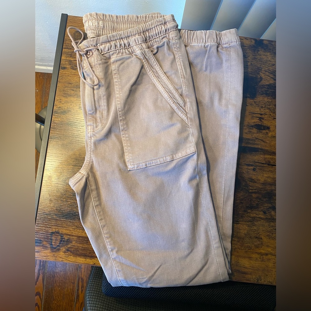 AE Joggers